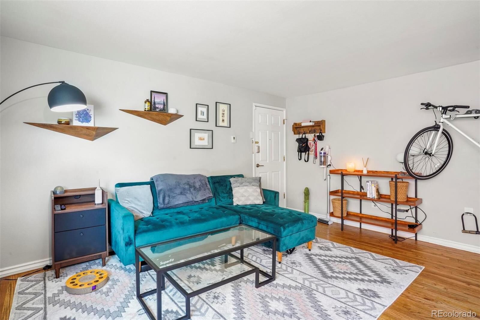 Property Photo: 985 N Corona Street 303 CO 80218