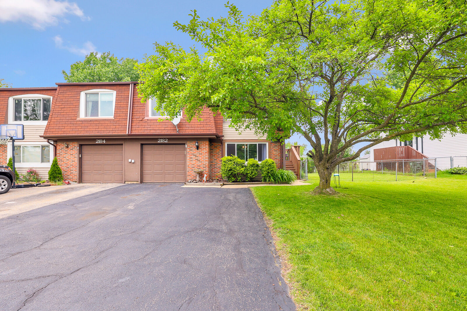 Property Photo:  2182 Mallard Lane  IL 60133 