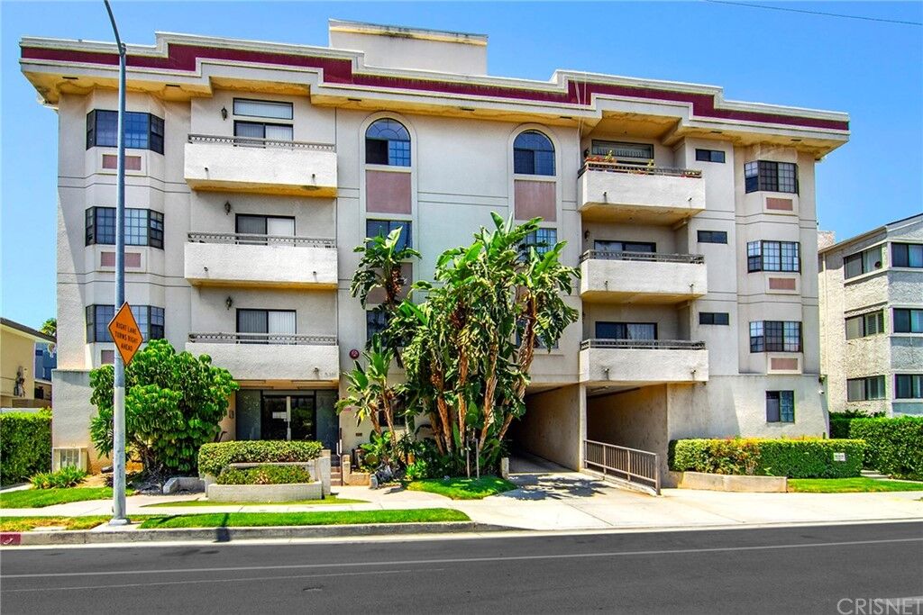 Property Photo:  5319 Lindley Avenue 101  CA 91356 