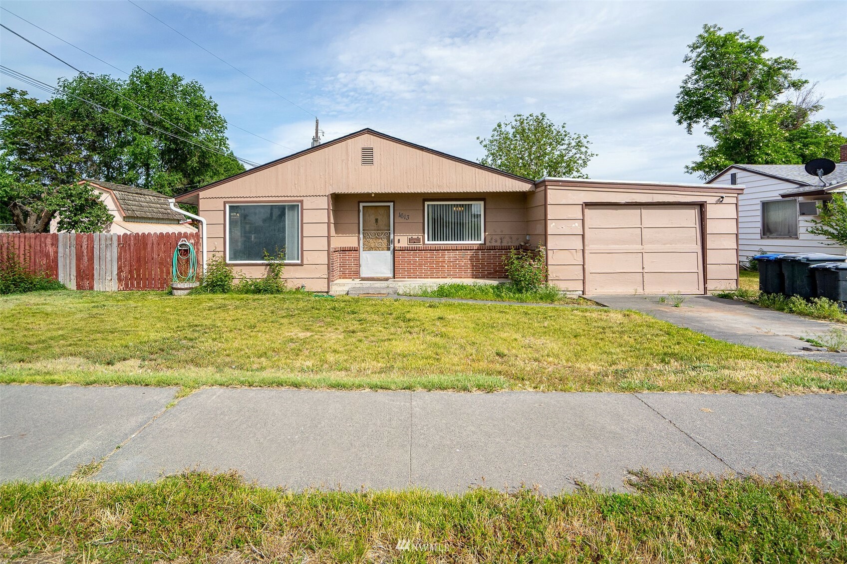 1613 W Peninsula  Moses Lake WA 98837 photo