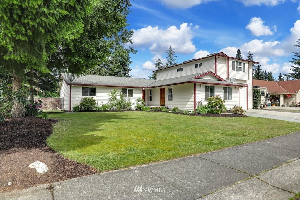 Property Photo: 11906 46th Avenue NE WA 98271