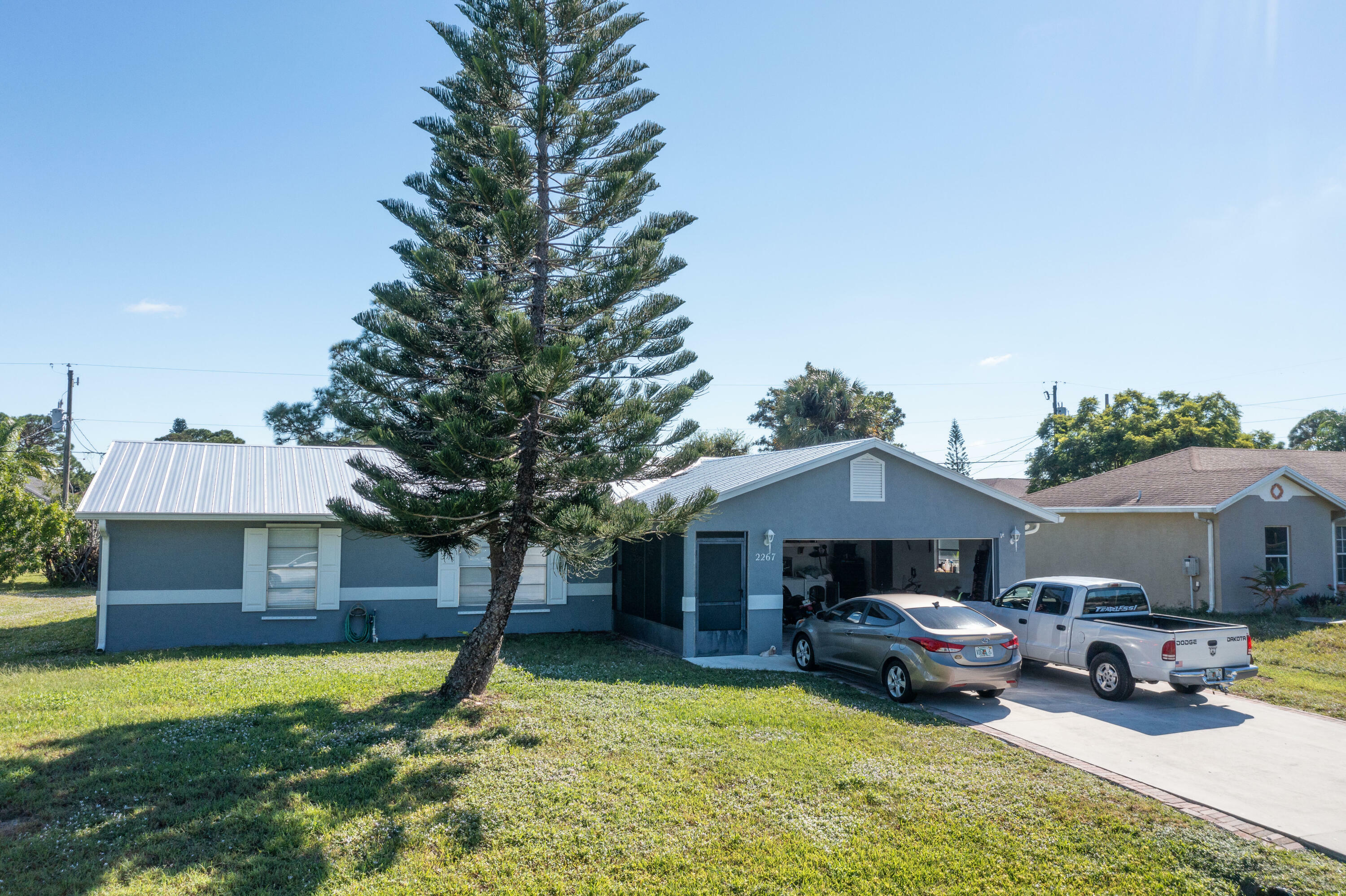 Property Photo:  2267 SE Haddon Street  FL 34984 