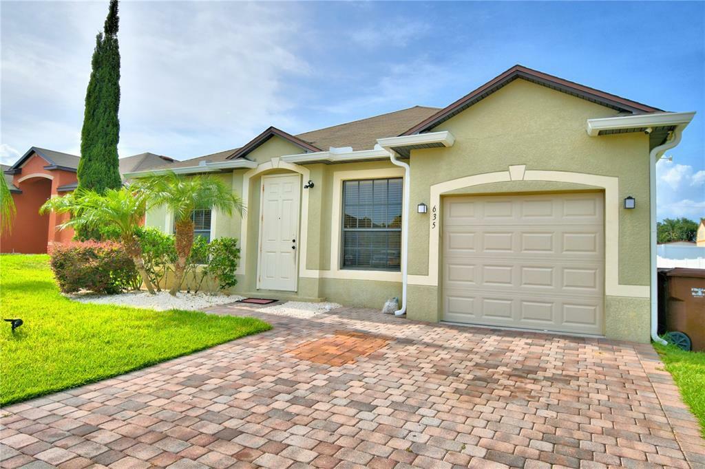 Property Photo:  635 Savannah Preserve Loop  FL 33837 