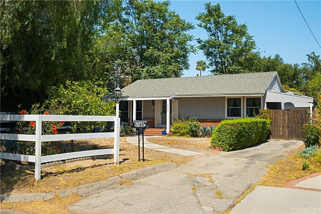 Property Photo:  5760 Sunnyslope Avenue  CA 91401 