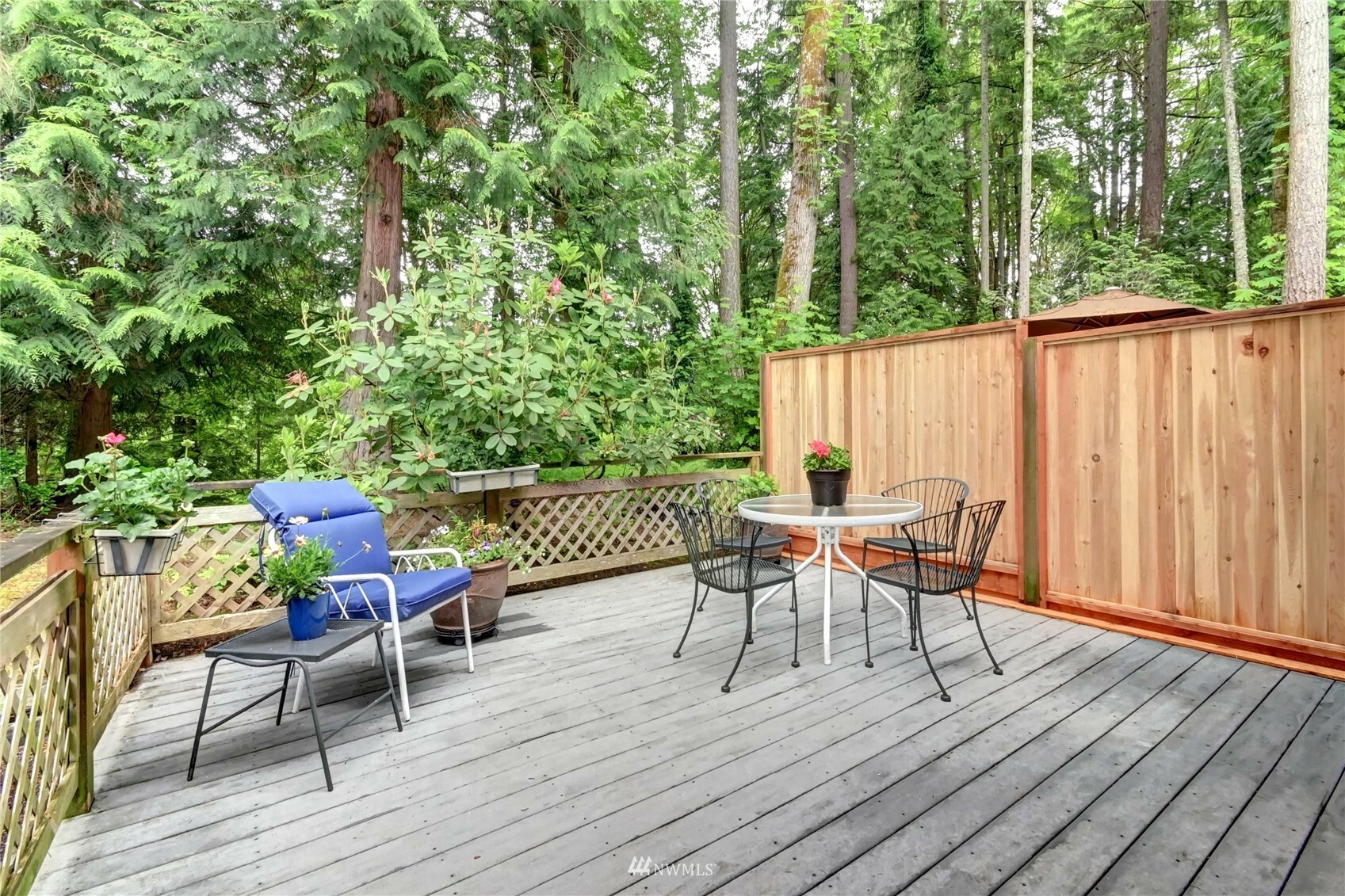 Property Photo:  8519 137th Avenue NE  WA 98052 