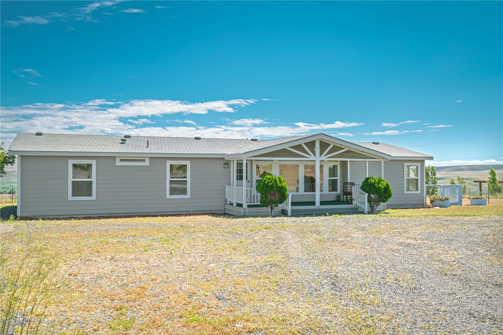 Property Photo:  1421 Conrad Road  WA 98942 