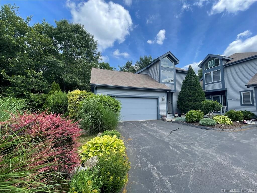 Property Photo: 10 Canberra Court 10 CT 06355