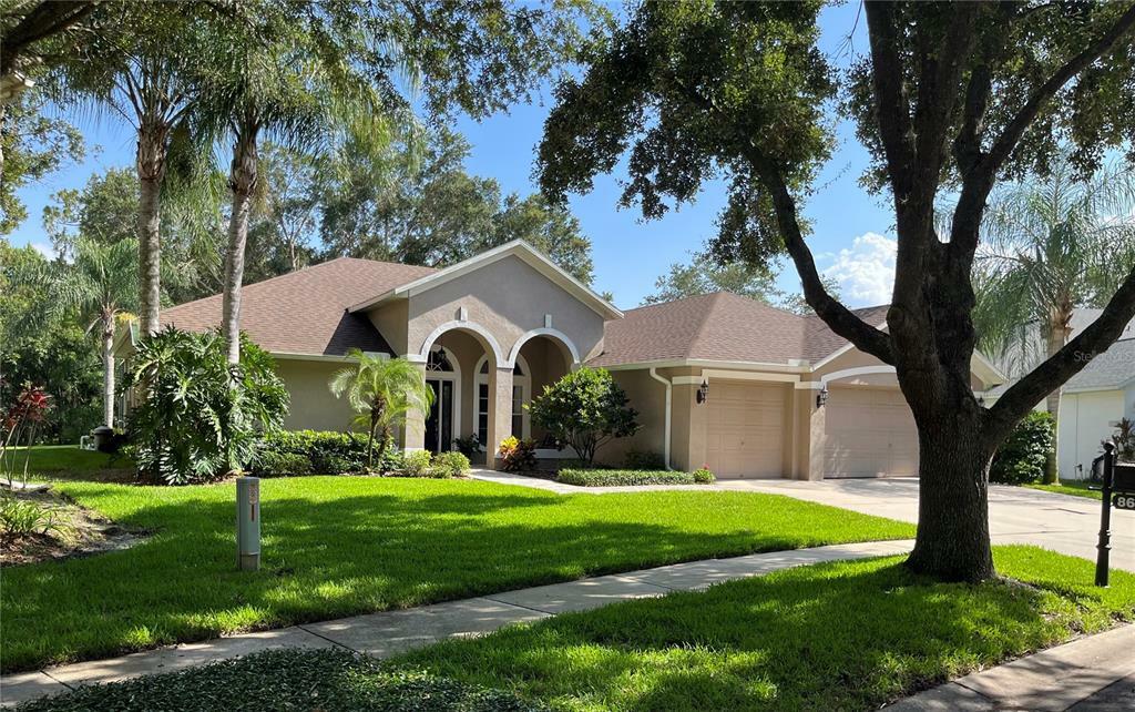 Property Photo:  8613 Herons Cove Place  FL 33647 