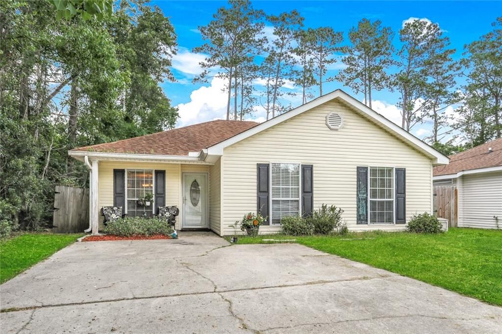 Property Photo: 4238 Tupelo Drive LA 70461