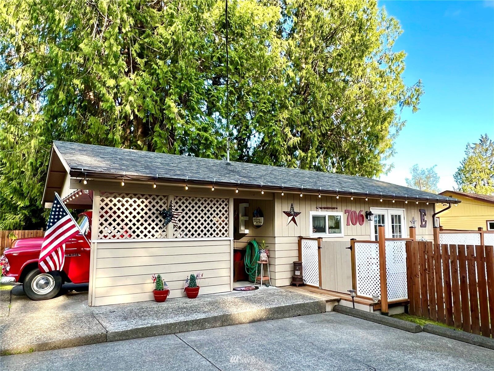 Property Photo:  706 N 3rd Street  WA 98563 