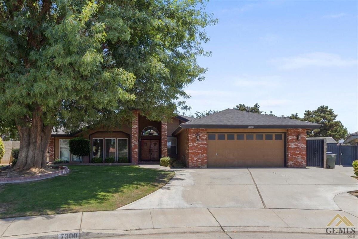Property Photo: 7300 Live Oak Way CA 93308