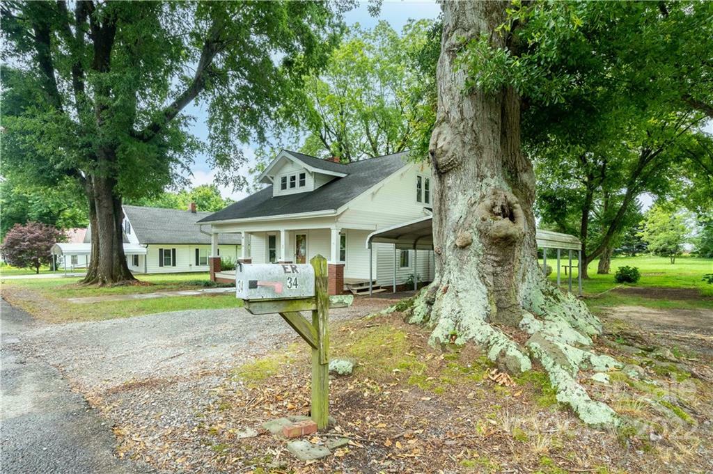 Property Photo:  34 Lee Road  NC 28678 