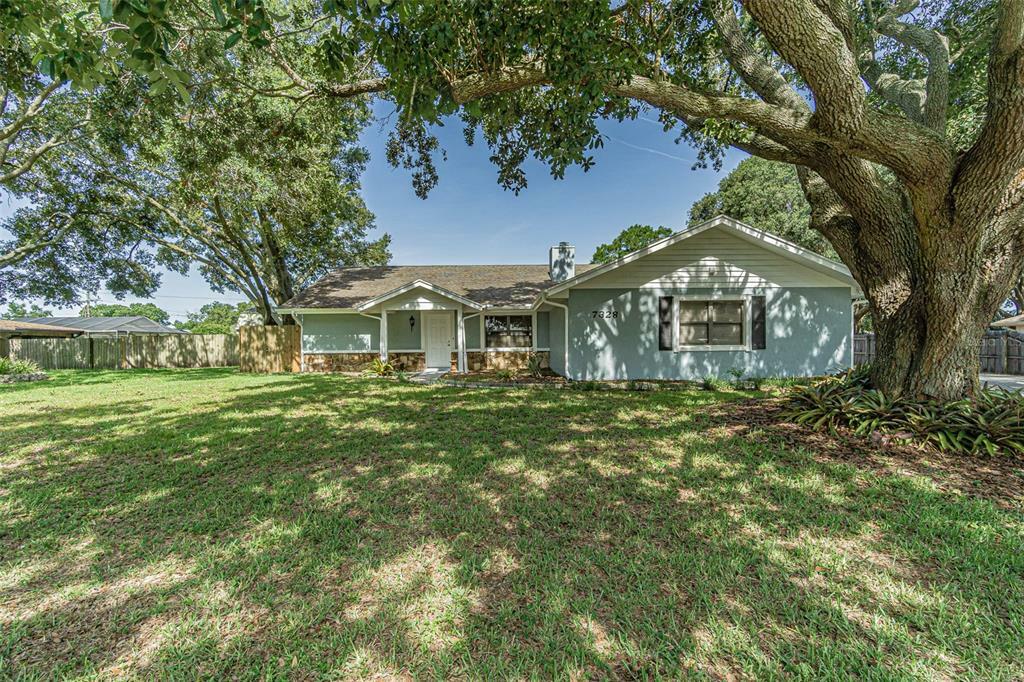 Property Photo:  7328 Summit Avenue  FL 33810 