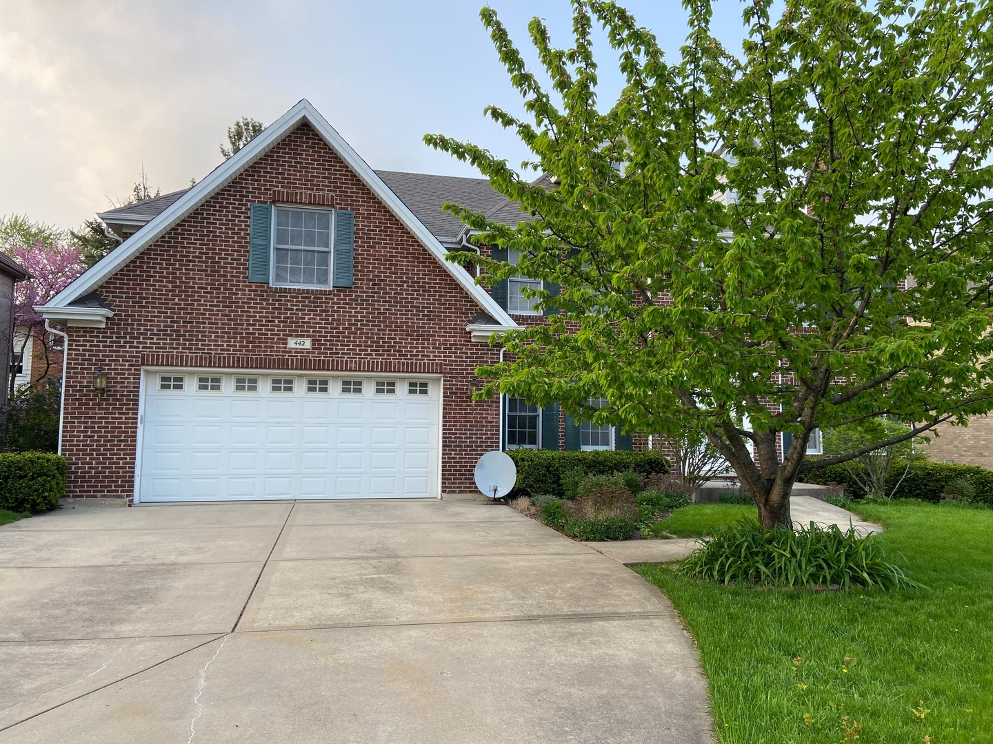 Property Photo: 442 Lynn Court IL 60514