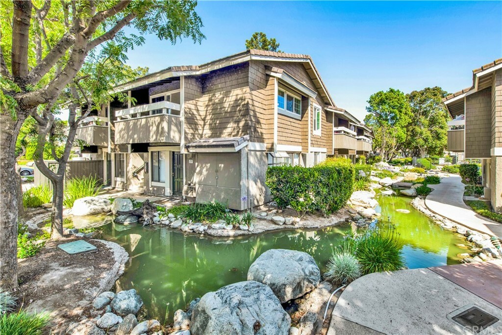 Property Photo:  279 Streamwood  CA 92620 