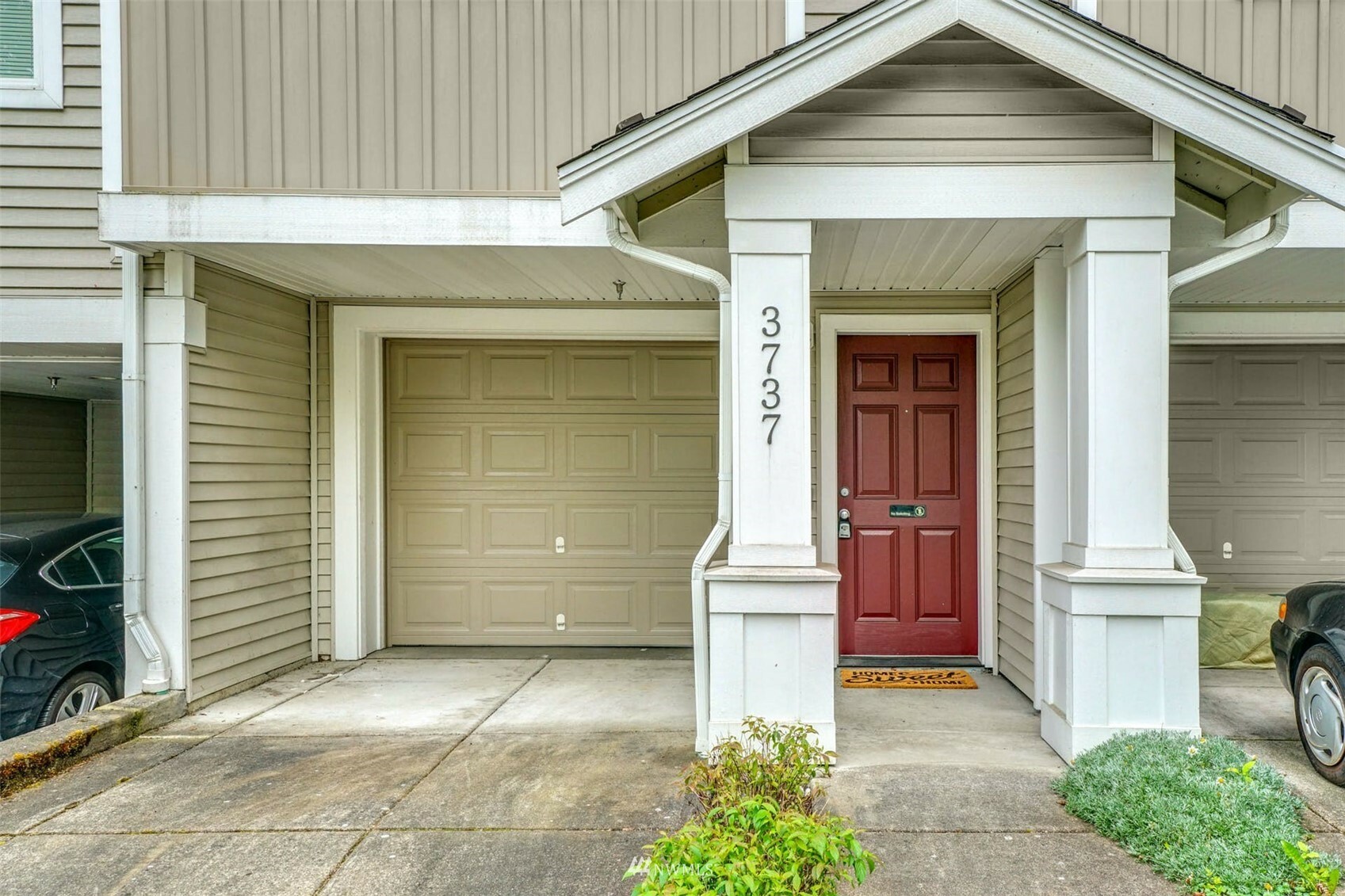 Property Photo:  3737 S Holly Park Drive 2  WA 98118 