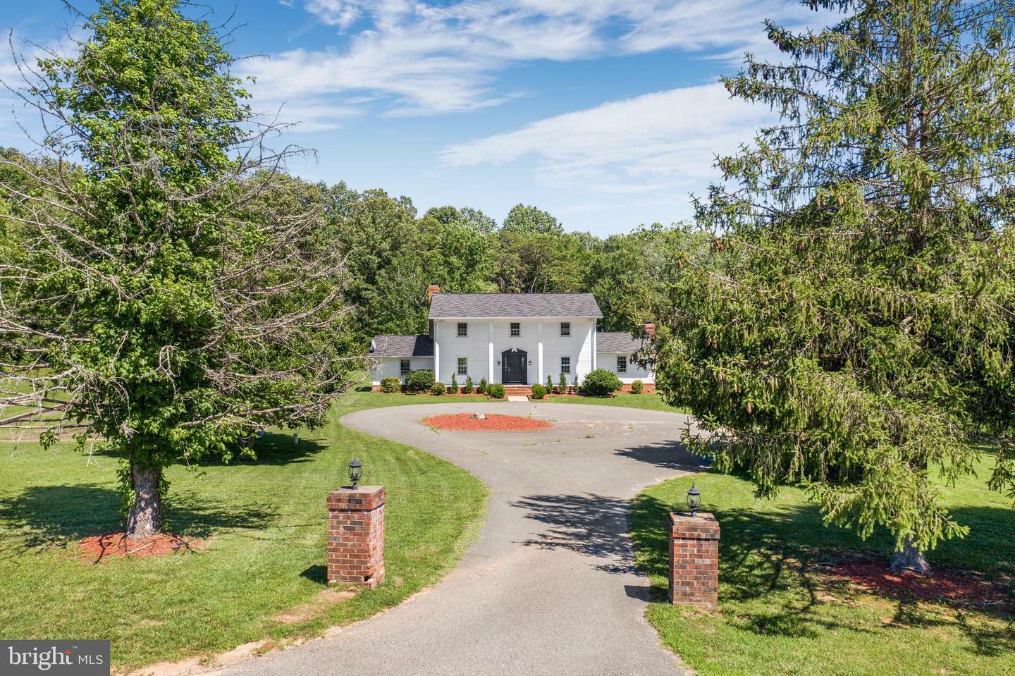 Property Photo: 1410 Dusty Road VA 23024