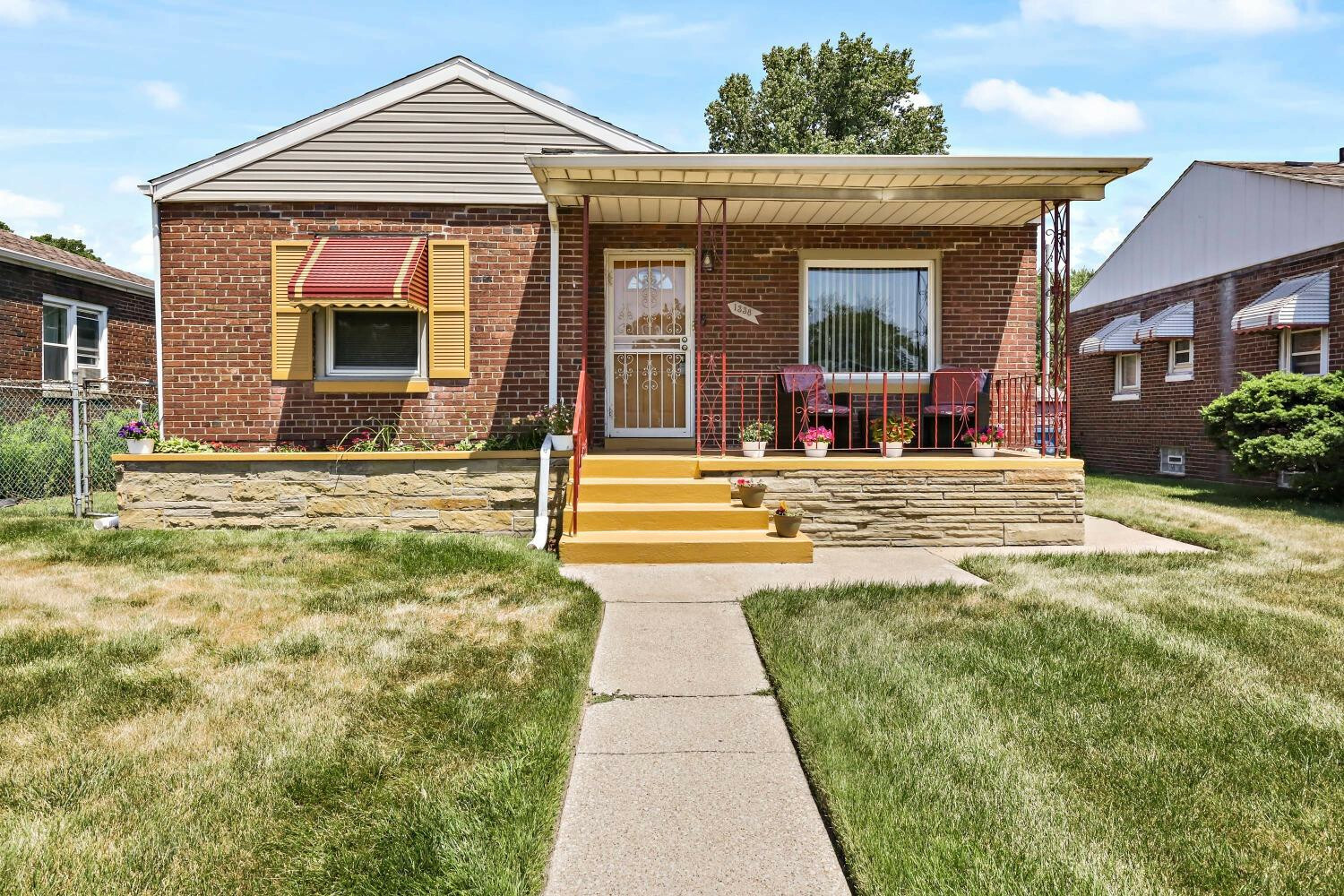 Property Photo: 1338 W 35th Avenue IN 46408