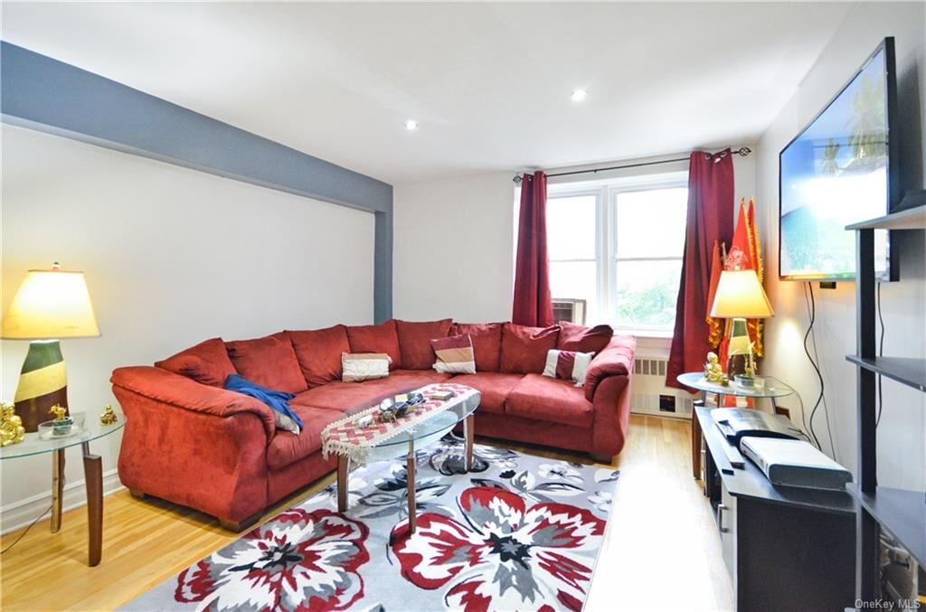 Property Photo: 300 N Broadway 5D NY 10701