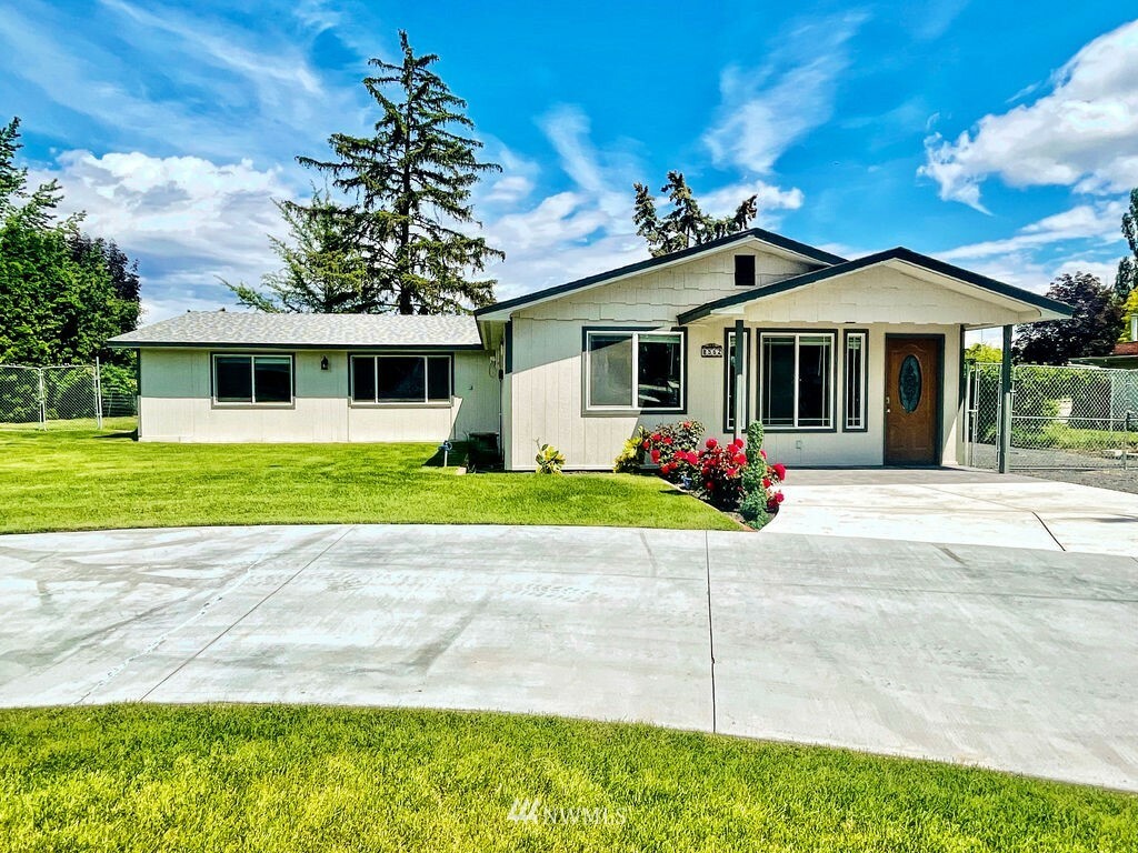 Property Photo:  8562 NE Hillcrest Drive  WA 98837 