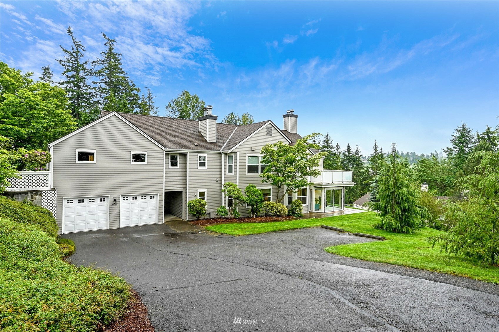 Property Photo:  22549 SE 42nd Court  WA 98029 