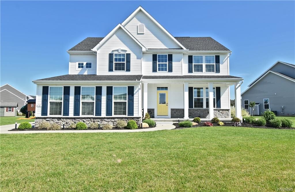 Property Photo:  6727 Willow Ridge Drive  NY 14075
