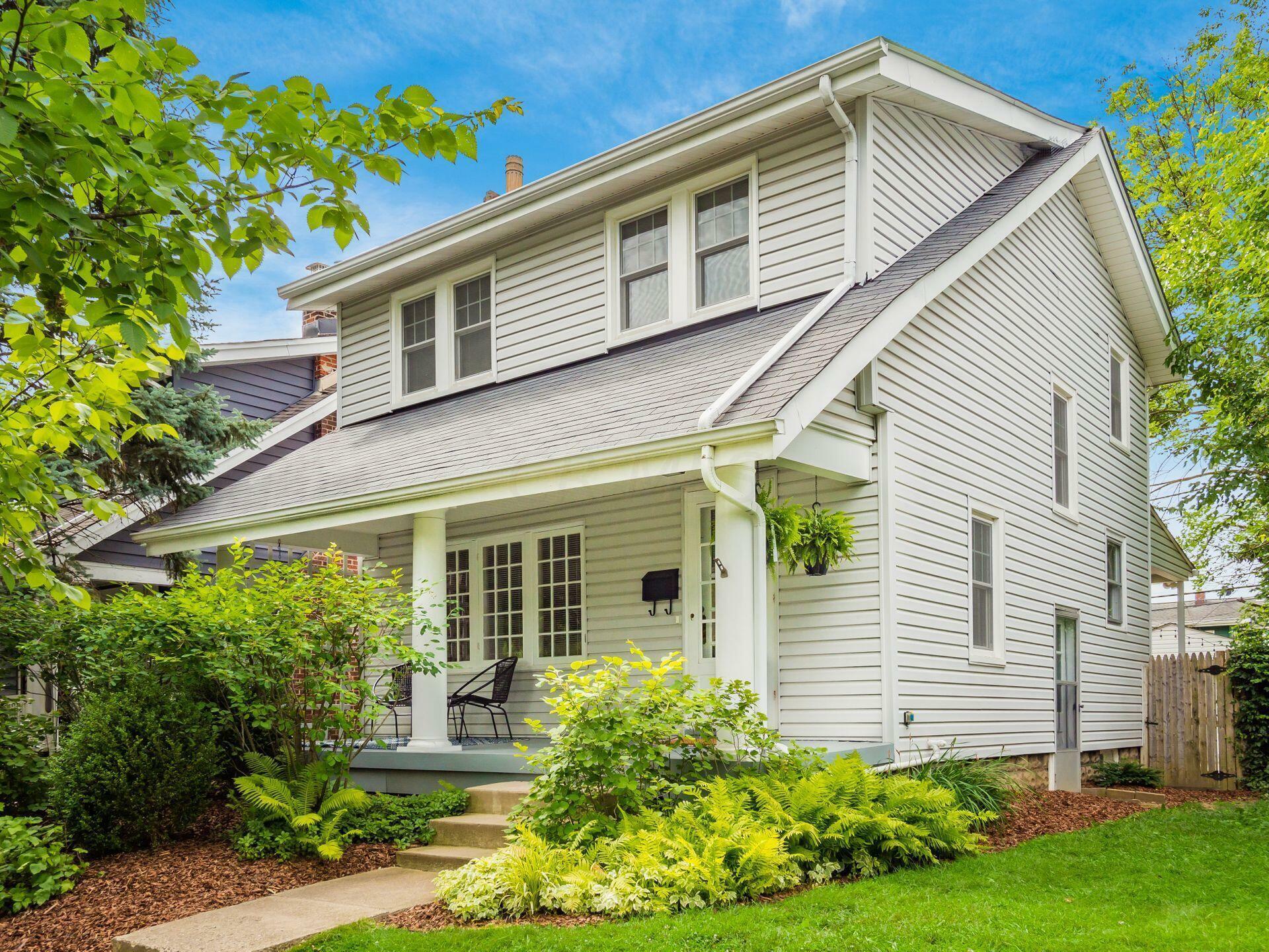 Property Photo: 365 Crestview Road OH 43202