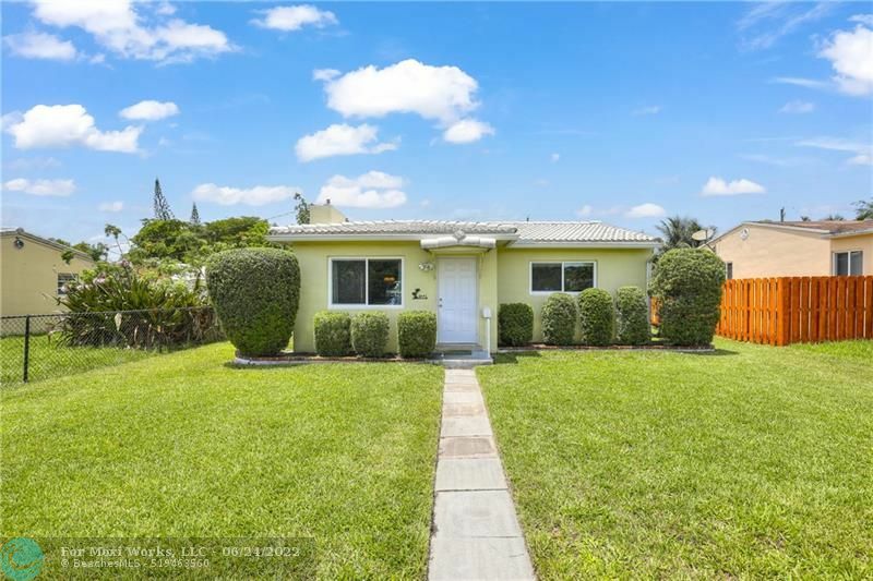 Property Photo:  2643 Wilson St  FL 33020 