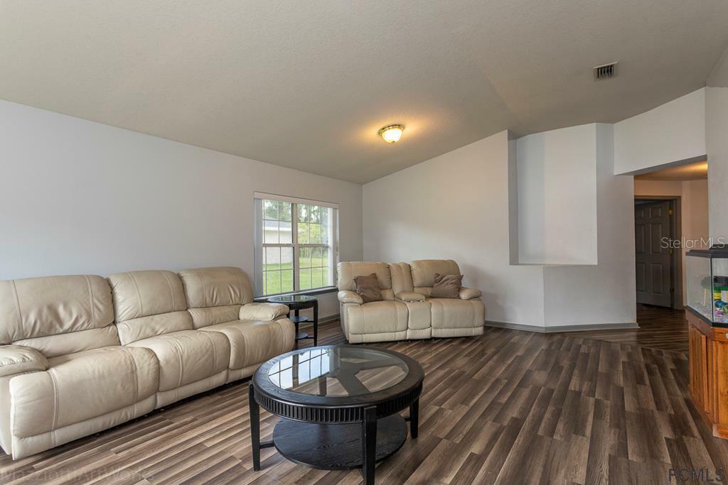 Property Photo:  43 Lindsay Drive  FL 32137 