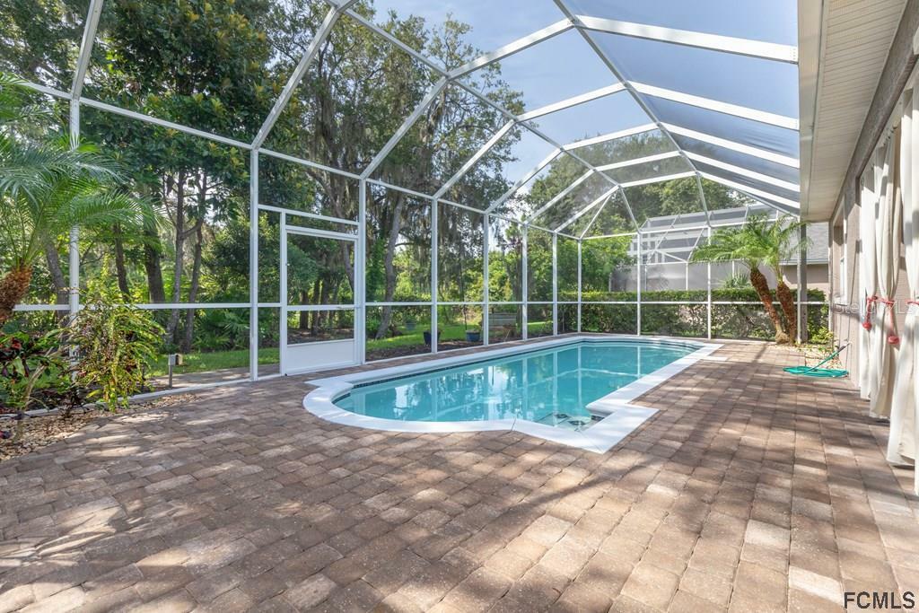 Property Photo:  72 Southlake Drive  FL 32137 