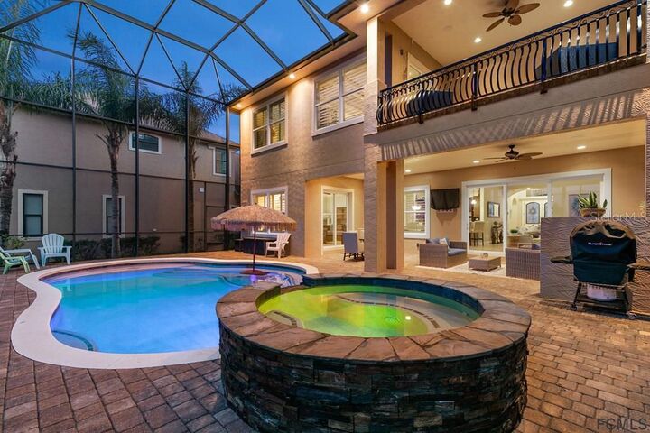 Property Photo:  205 Riverwalk Drive S  FL 32137 