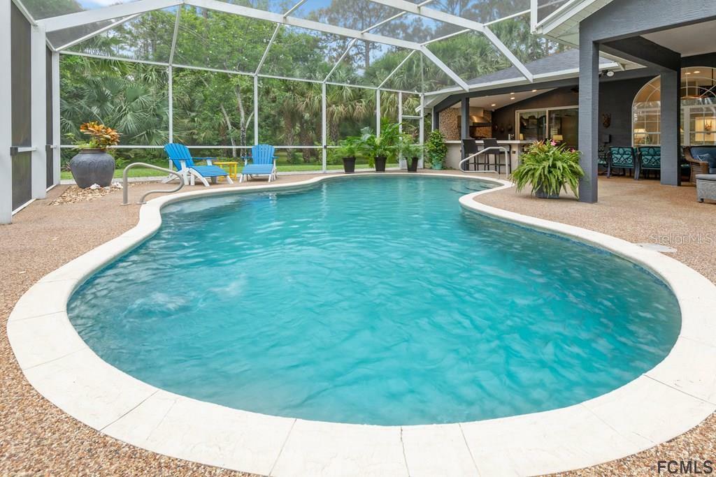 Property Photo: 1 Fenhill Lane FL 32137