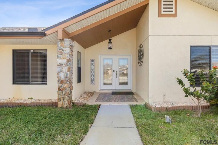 Property Photo:  18 Classic Court  FL 32137 