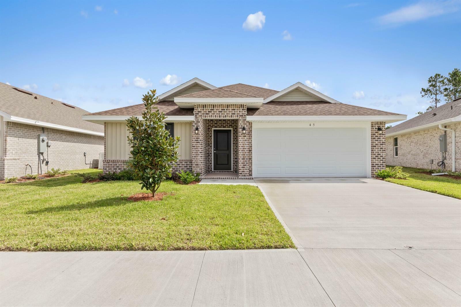 Property Photo: 45 Rivertown Road FL 32137