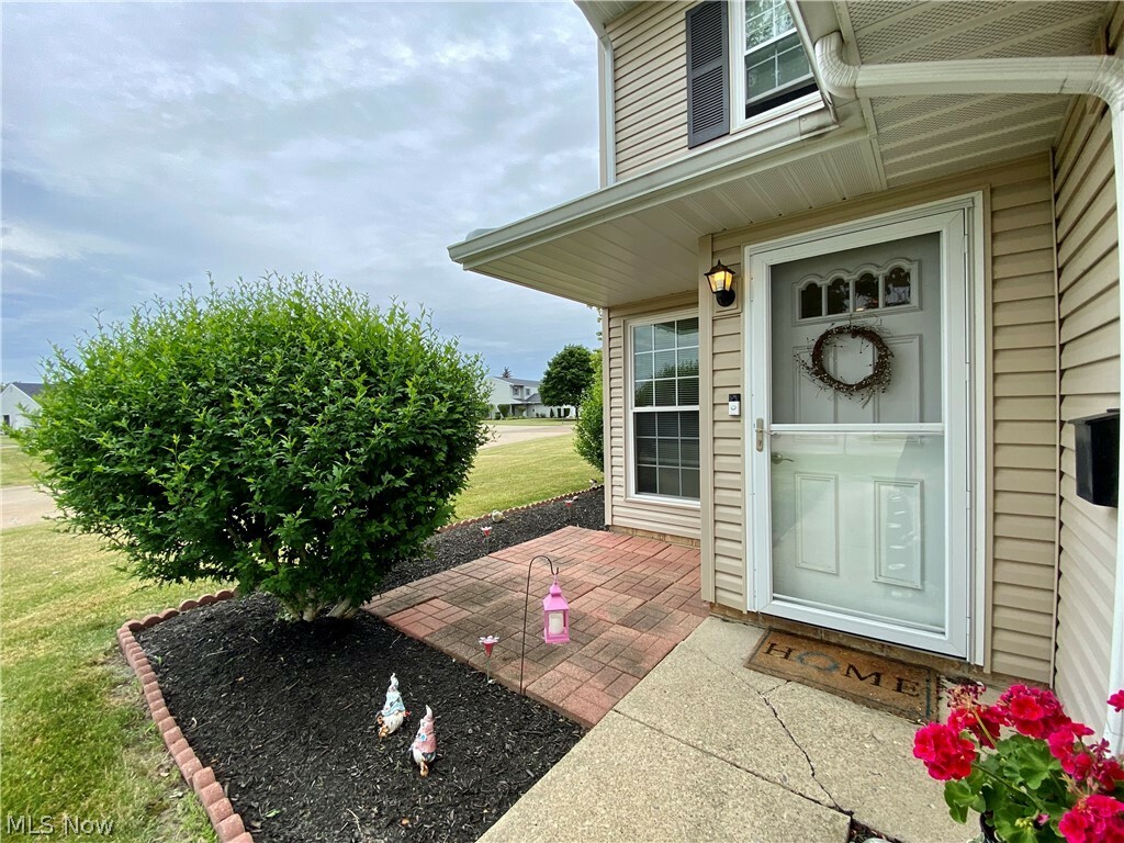 Property Photo: 6824 Beacon Drive 68-A OH 44060