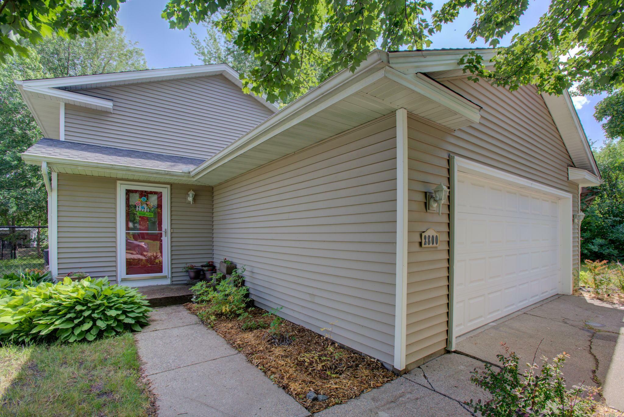 Property Photo:  2800 Oakview Lane  MN 55362 