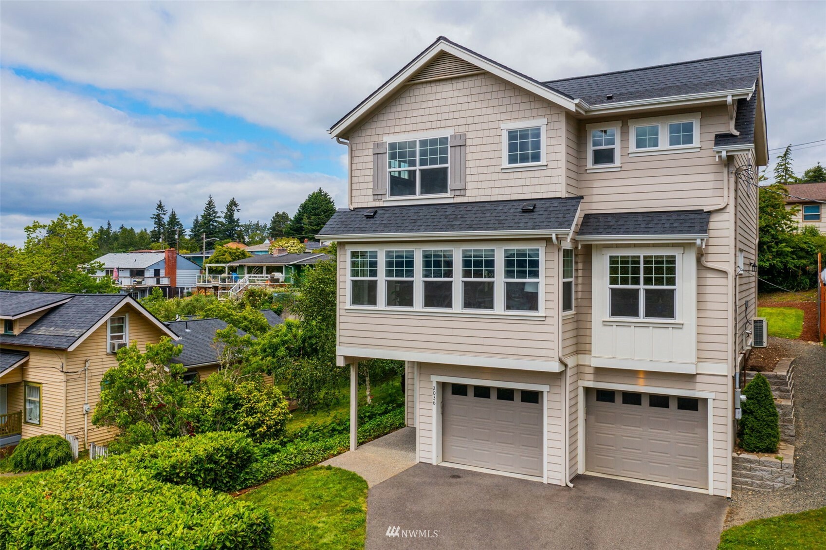 Property Photo:  2036 E 15th Street  WA 98310 