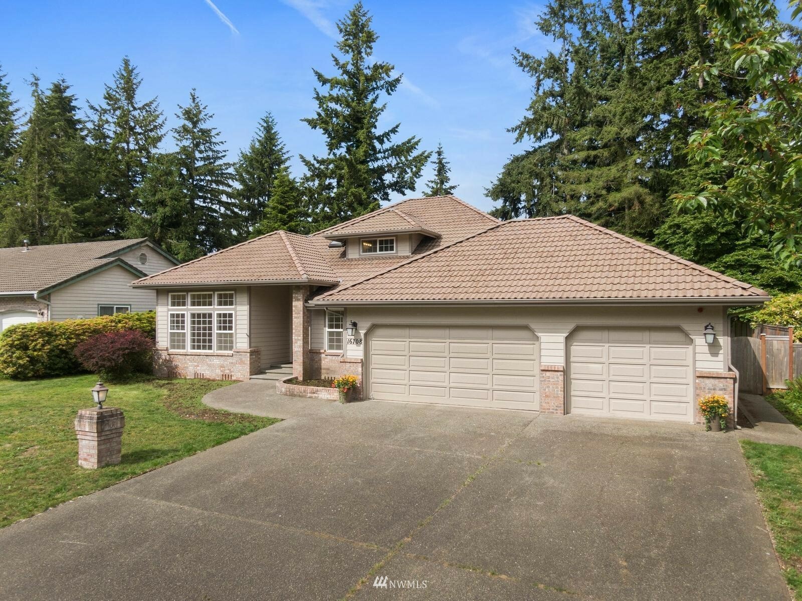 Property Photo:  16708 95th Avenue Ct E  WA 98375 