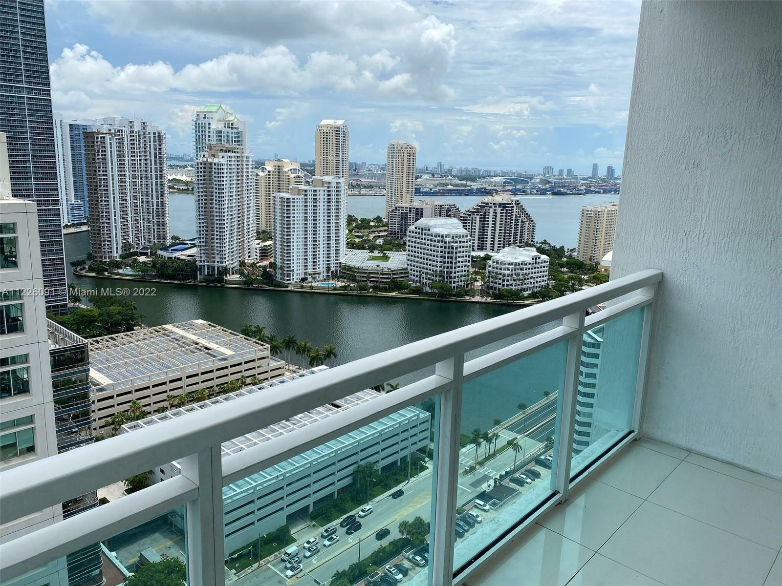 Property Photo: 950 Brickell Bay Dr 3302 FL 33131