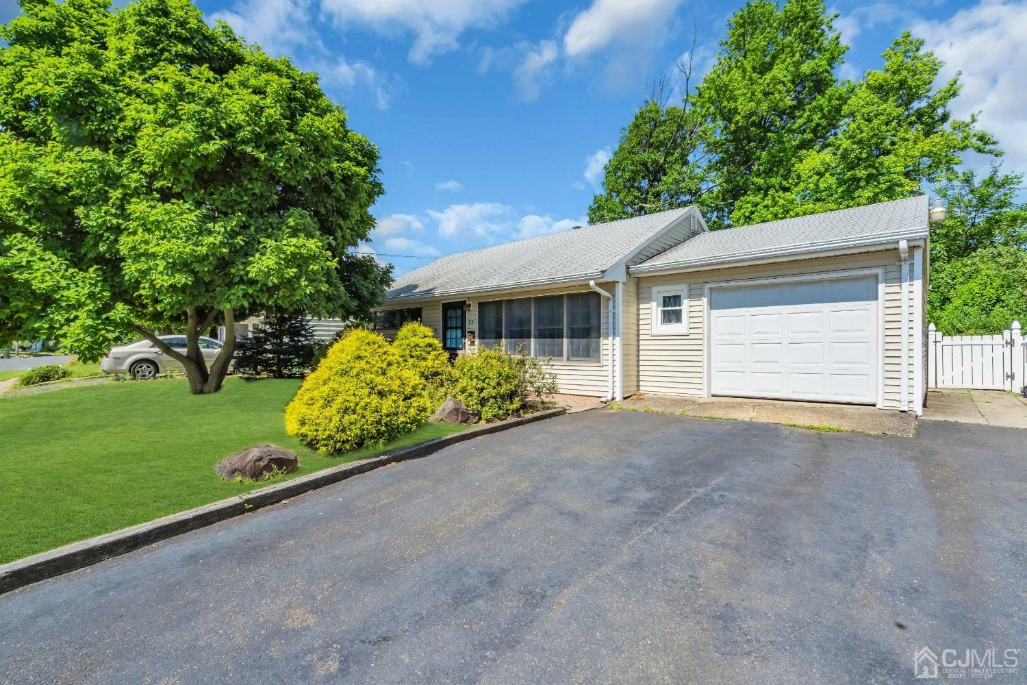 Property Photo:  35 Idlewild Road  NJ 08817 