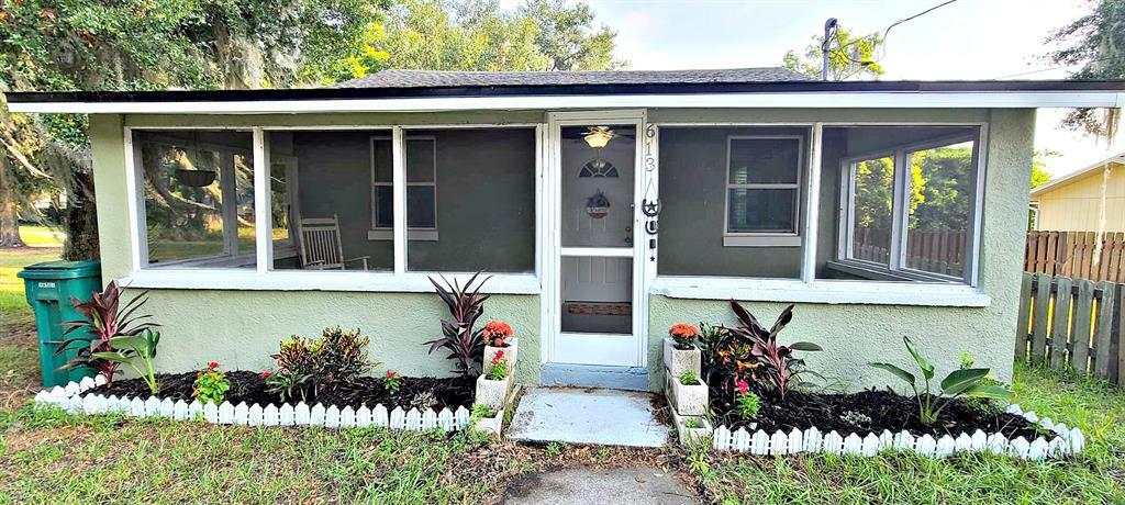 Property Photo:  613 E McDonald Avenue  FL 32726 