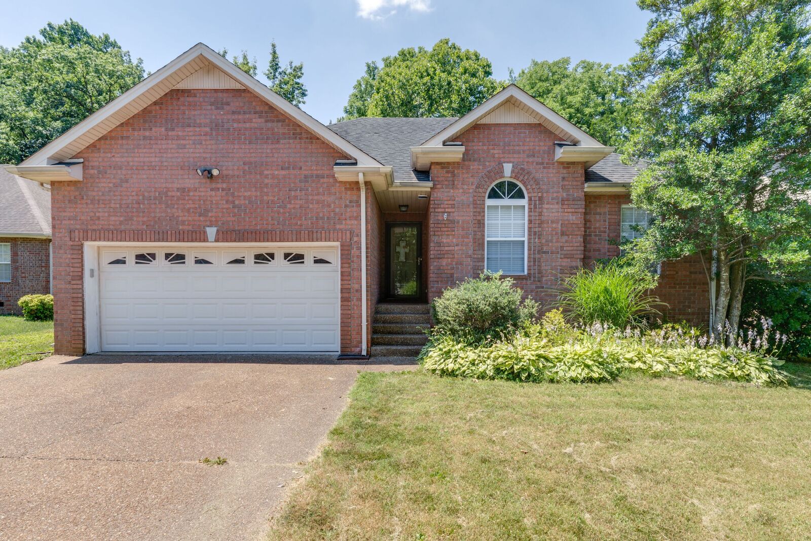 Property Photo: 212 Apache Trl TN 37188