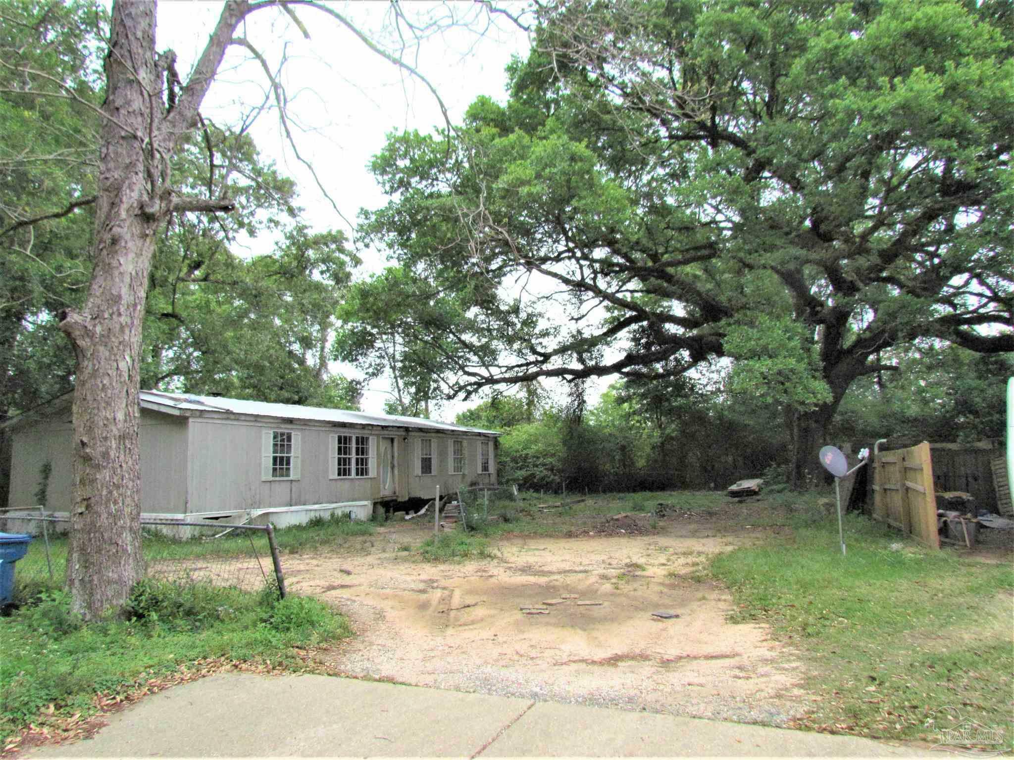 Property Photo:  8906 Figland Ave  FL 32534 