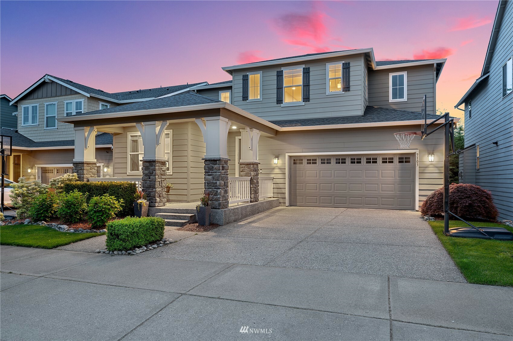 Property Photo:  9103 Satterlee Avenue SE  WA 98065 