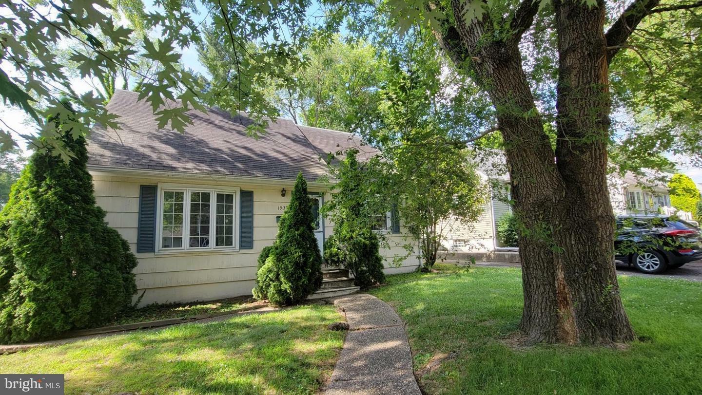 Property Photo:  1935 Maple Avenue  NJ 08035 