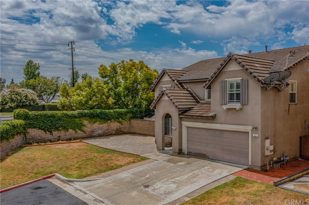 Property Photo:  11 Atchison Way  CA 90621 