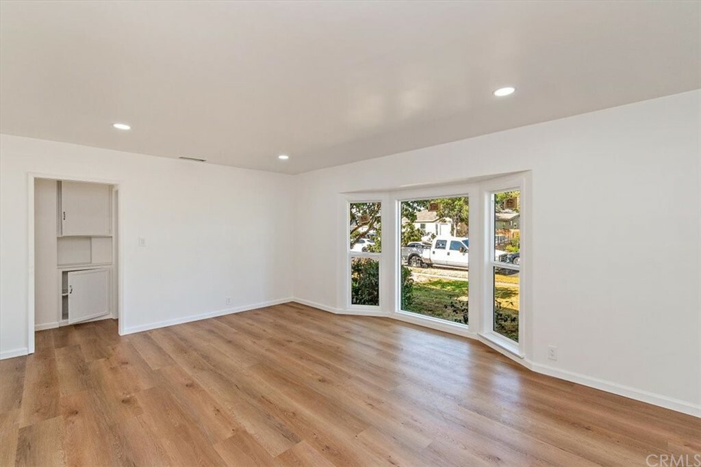 Property Photo:  7803 Langdon Avenue  CA 91406 