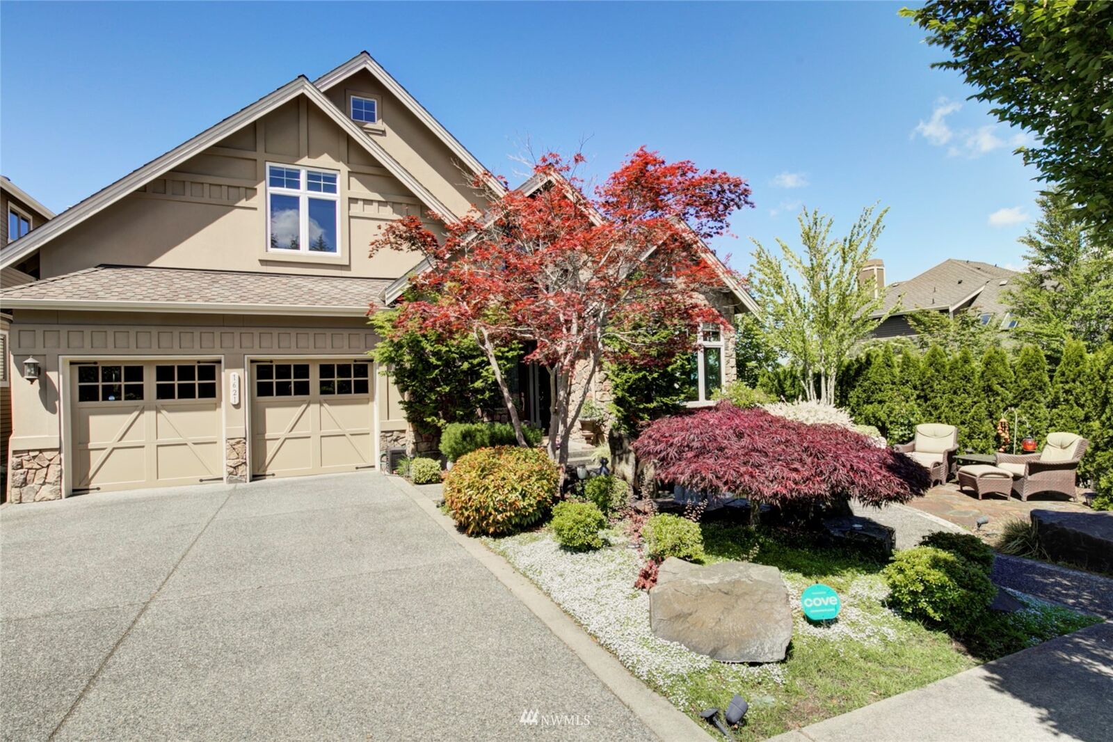 Property Photo:  1621 30th Avenue NE  WA 98029 