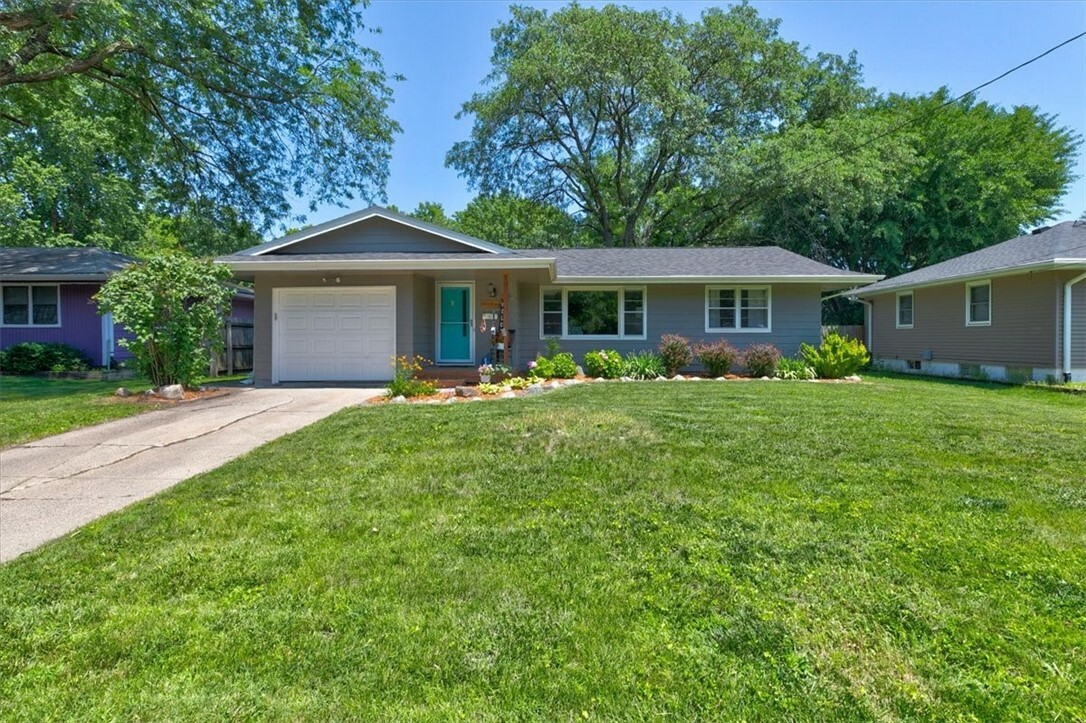 Property Photo:  4913 Lawnwoods Drive  IA 50310 