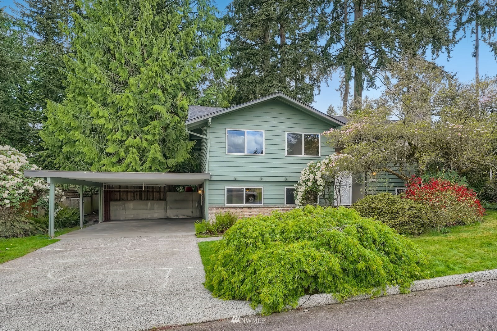 Property Photo:  16921 NE 12th Street  WA 98008 